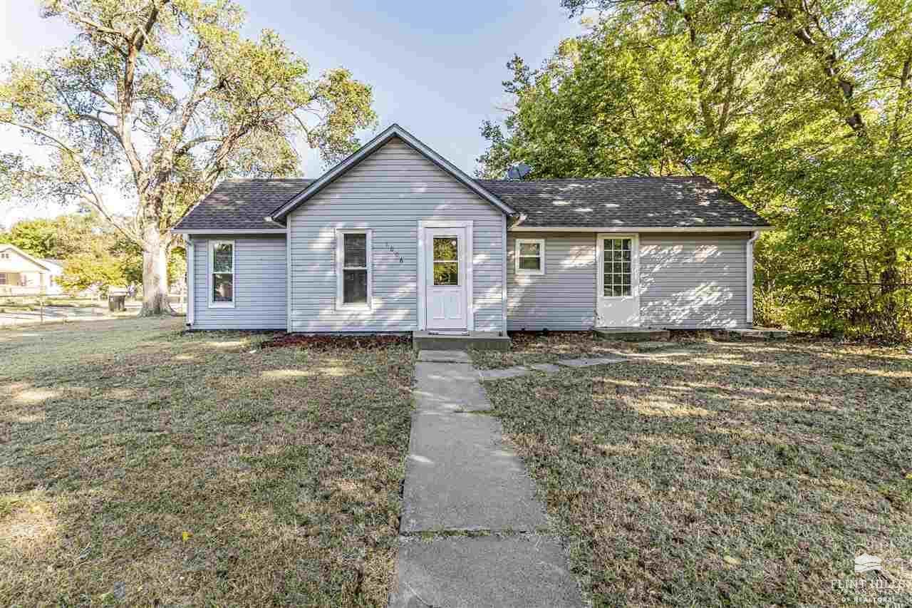 1006 University Park, Salina, KS 67401