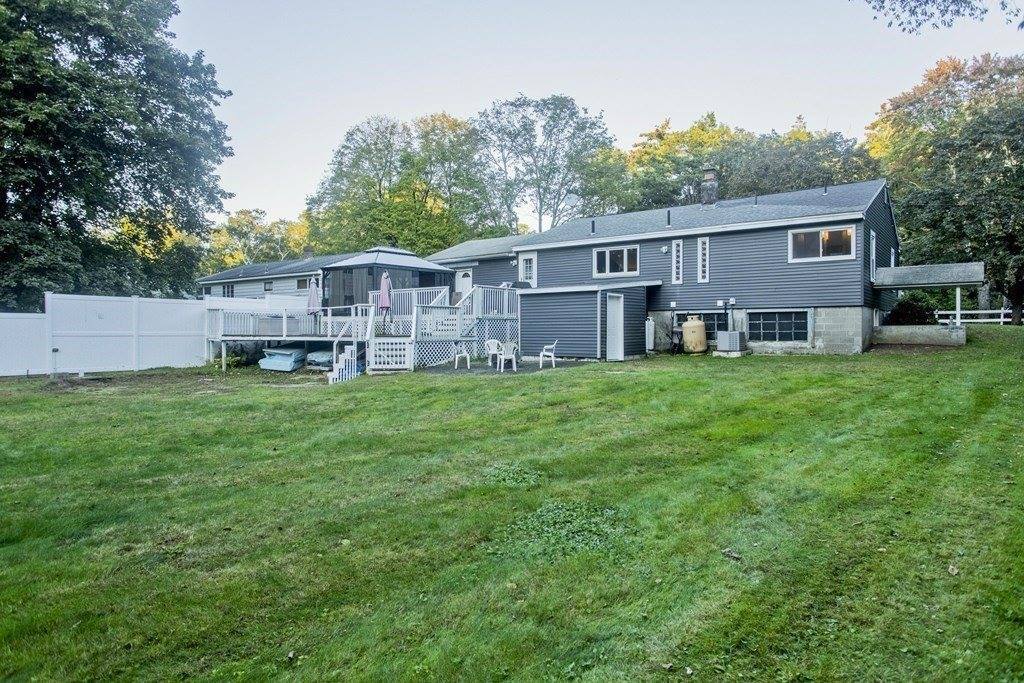 98 Greenwich Rd, Ware, MA 01082