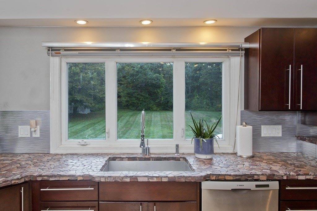 98 Greenwich Rd, Ware, MA 01082