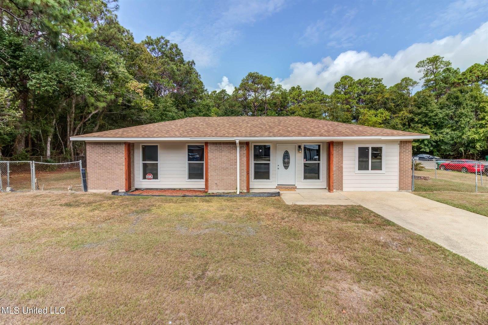 2100 Pamela Drive, Gautier, MS 39553