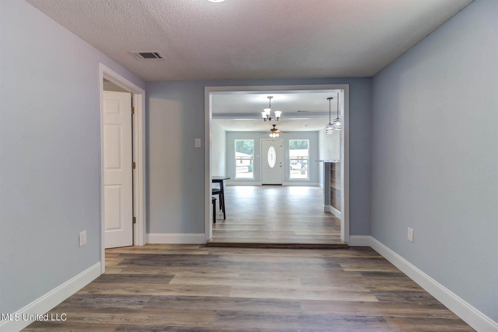 2100 Pamela Drive, Gautier, MS 39553