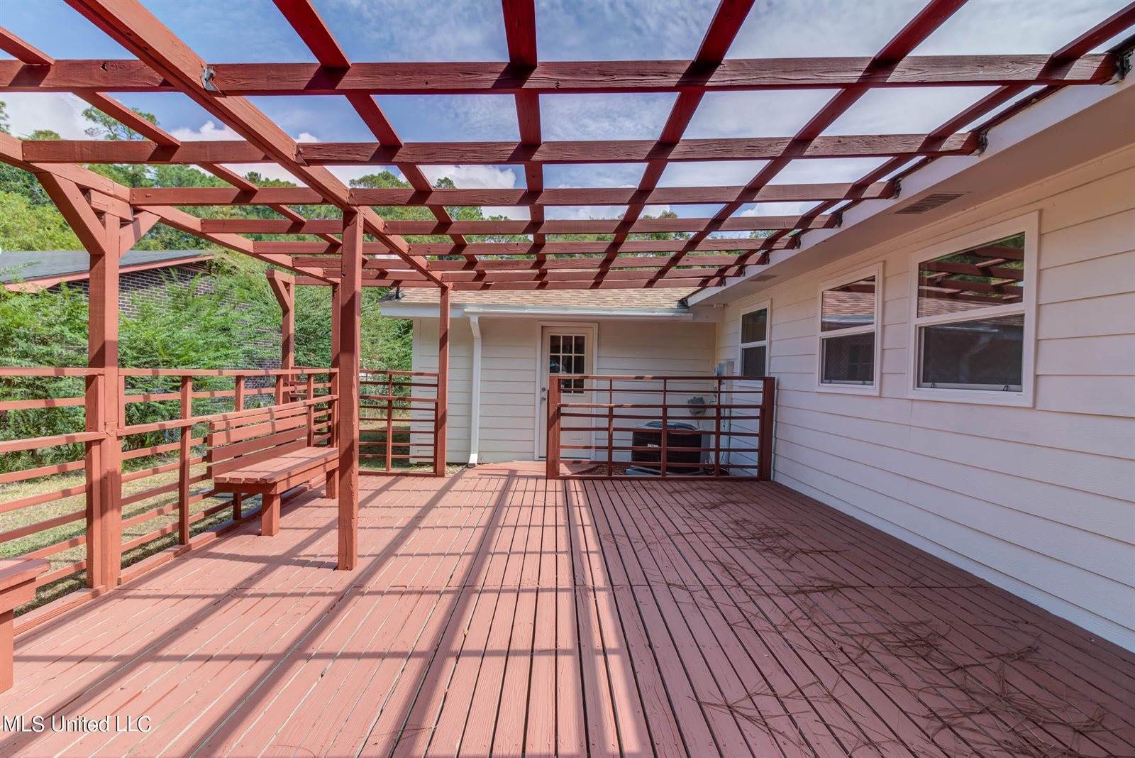 2100 Pamela Drive, Gautier, MS 39553