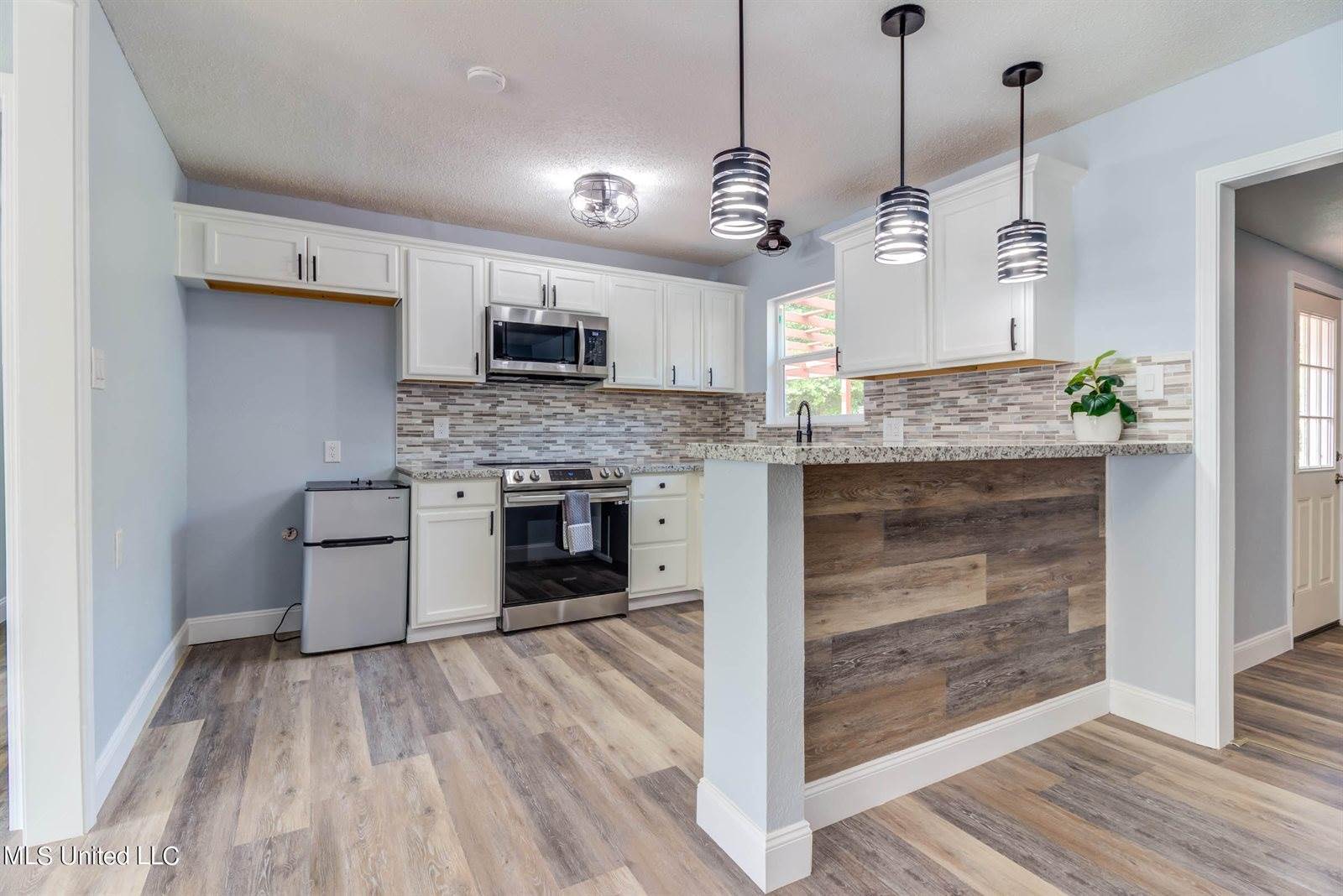 2100 Pamela Drive, Gautier, MS 39553