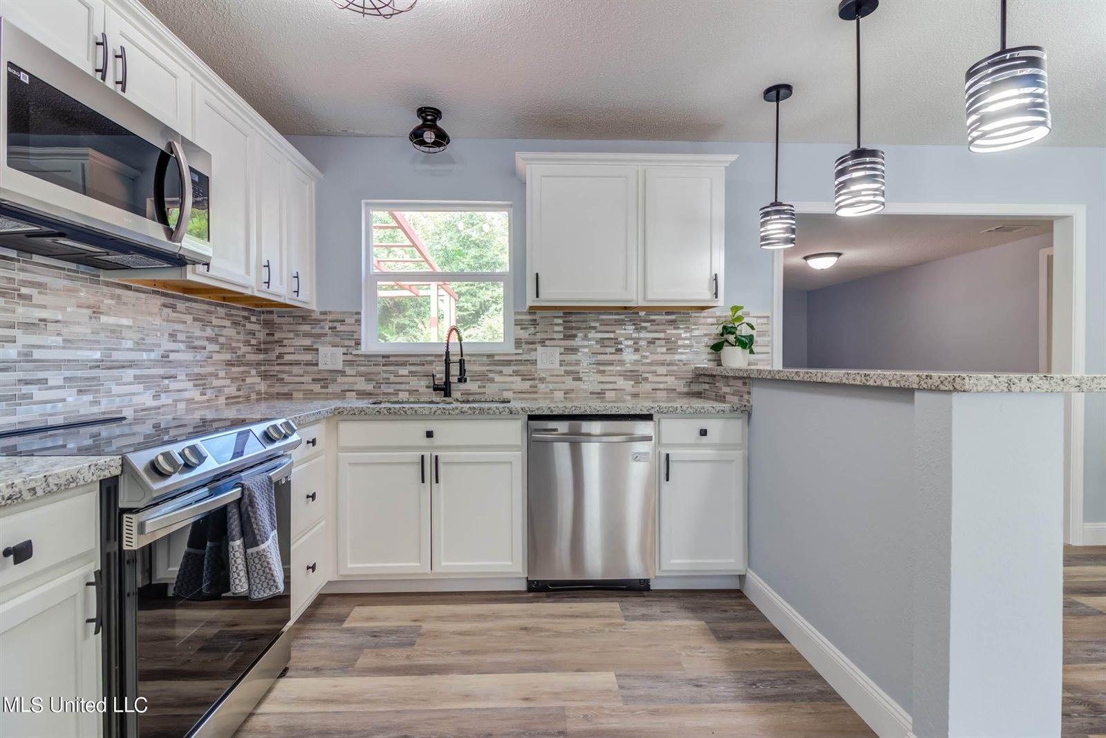 2100 Pamela Drive, Gautier, MS 39553