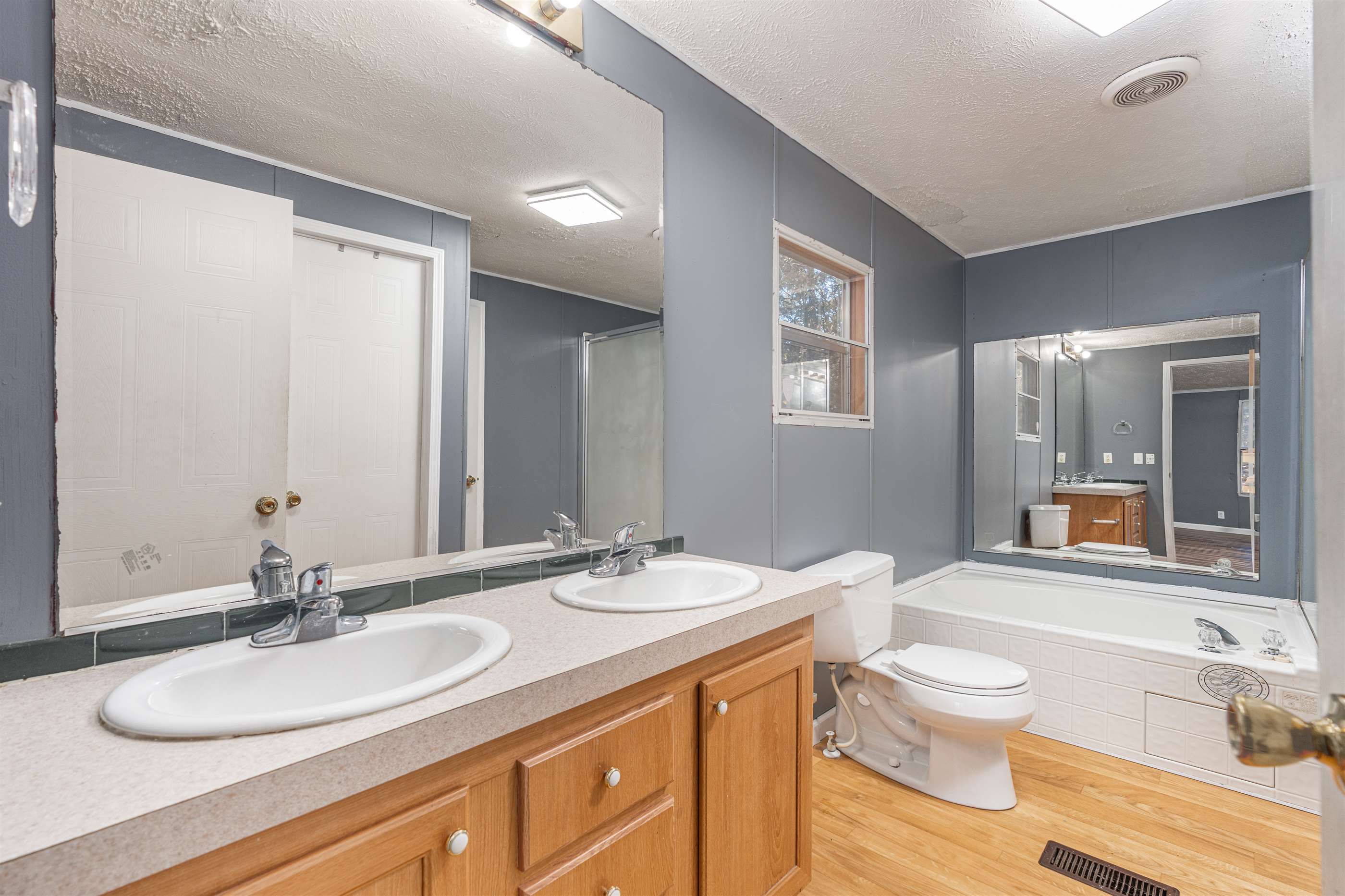 626 Old Barnwell, West Columbia, SC 29170