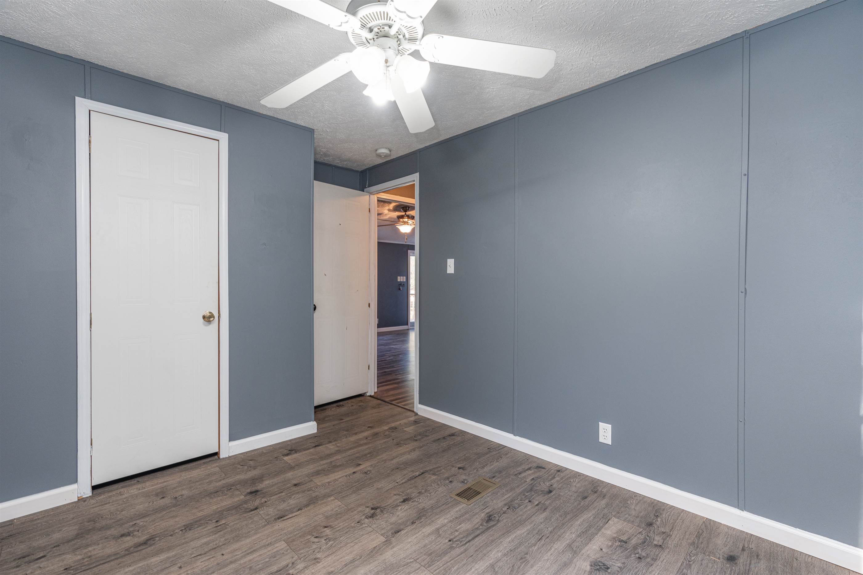 626 Old Barnwell, West Columbia, SC 29170