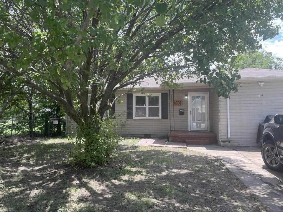 1608 NW Smith Ave, Lawton, OK 73507