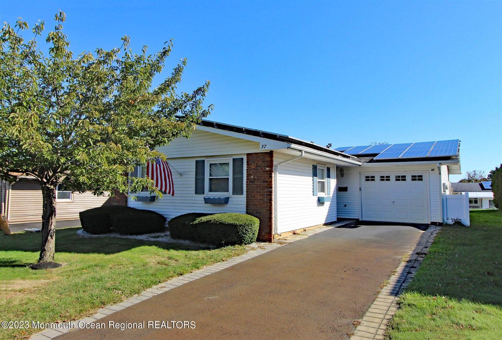 37 Tony Court, Brick, NJ 08724