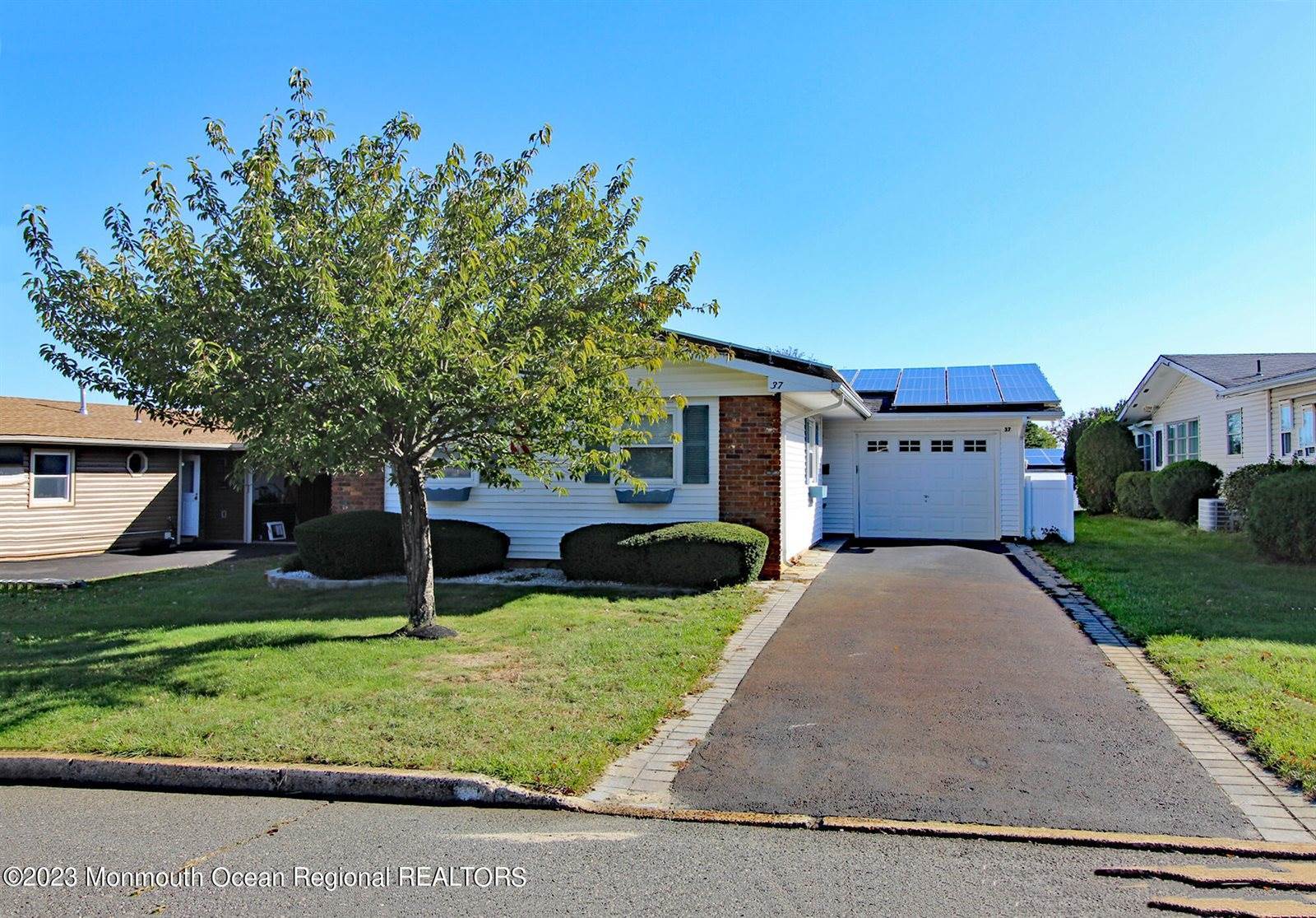 37 Tony Court, Brick, NJ 08724