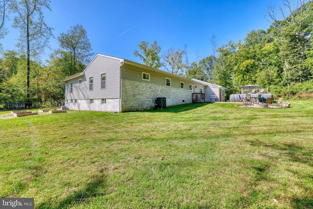 76 Poor Farm Road, Pennington, NJ 08534