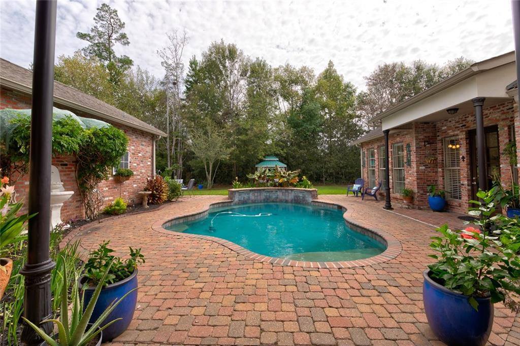 385 Pencarrow Circle, Madisonville, LA 70447