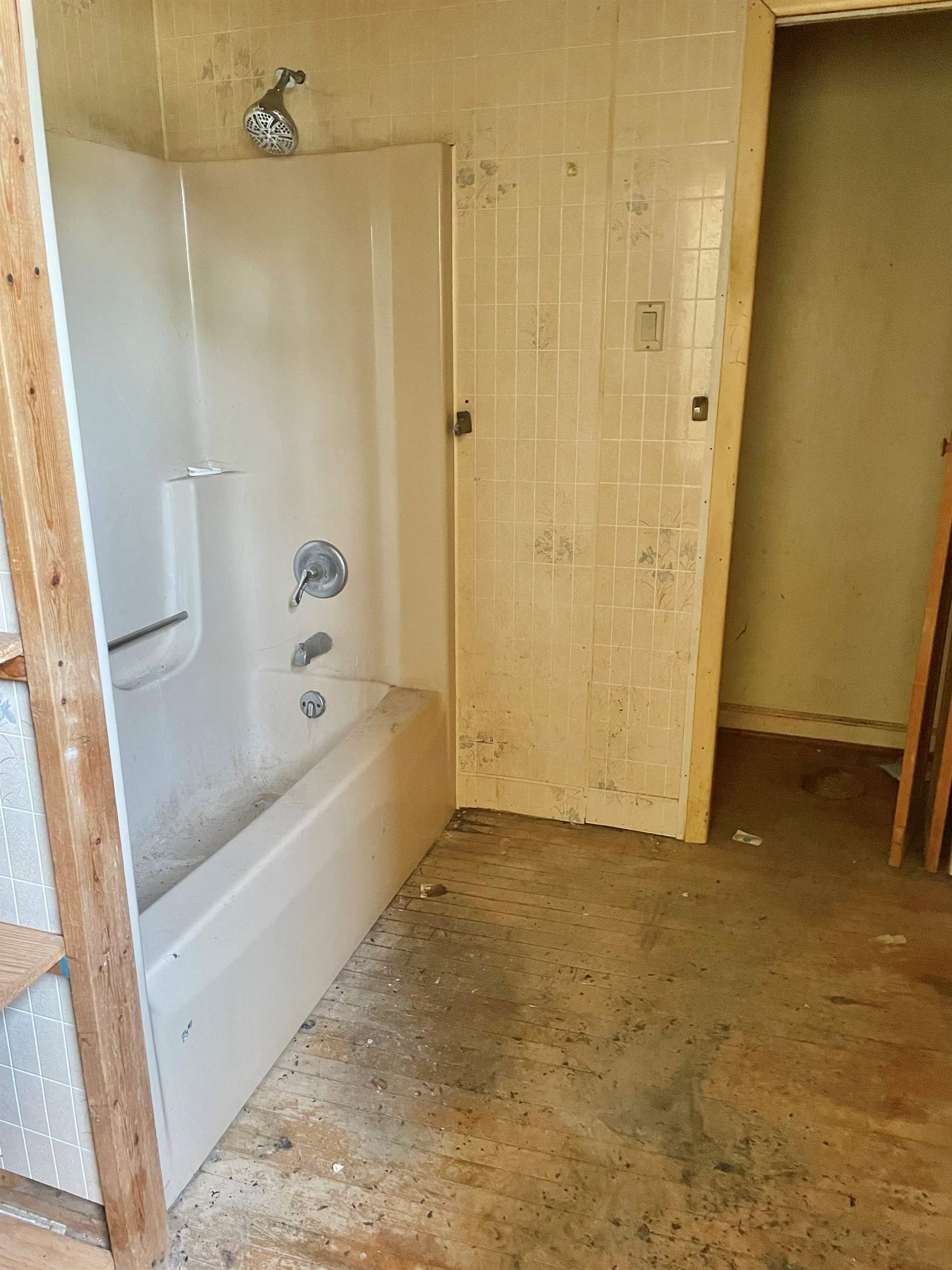 2240 Spruce St, Terre Haute, IN 47807