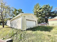 2240 Spruce St, Terre Haute, IN 47807
