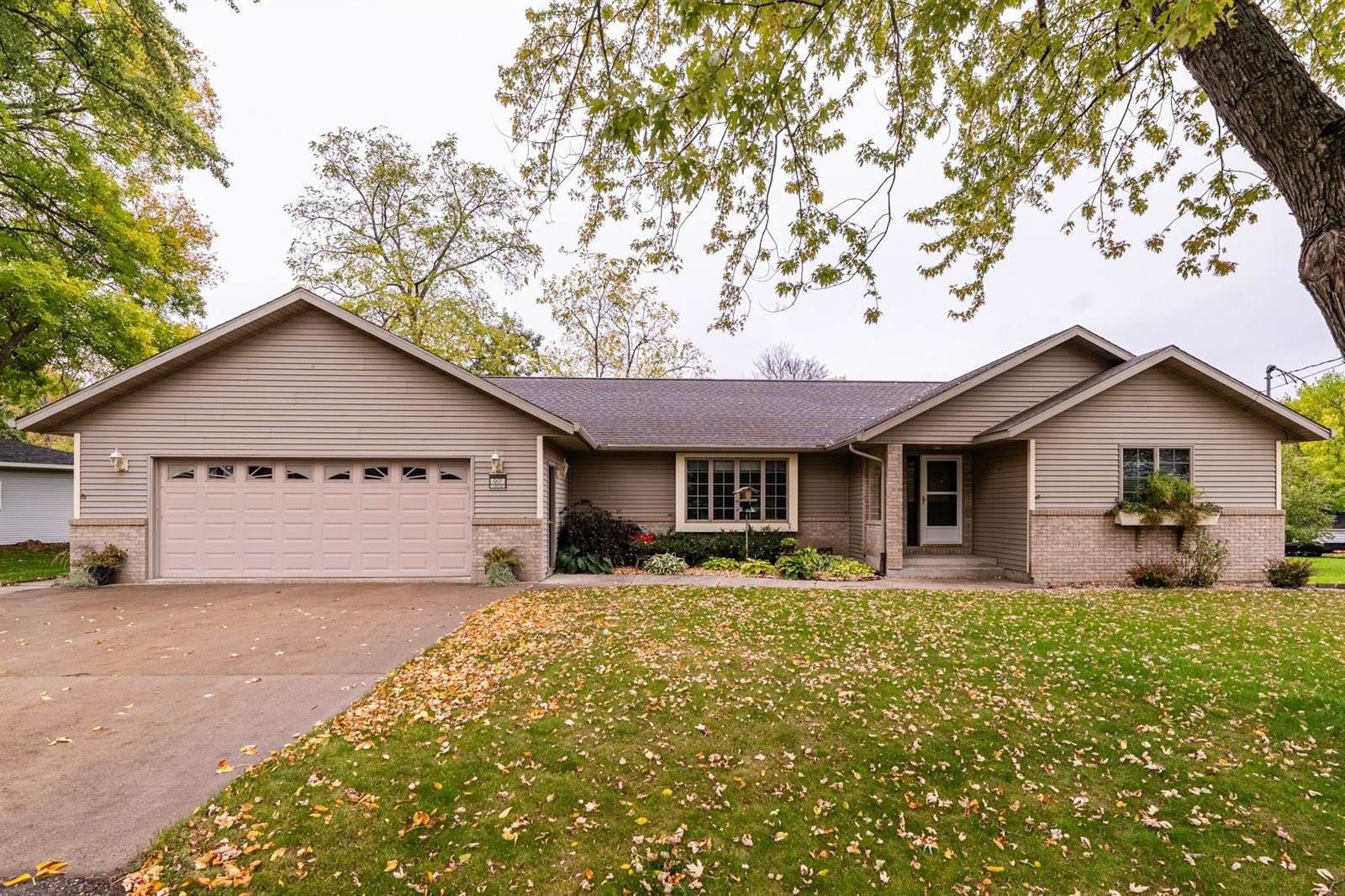 907 S Apple Avenue, Marshfield, WI 54449