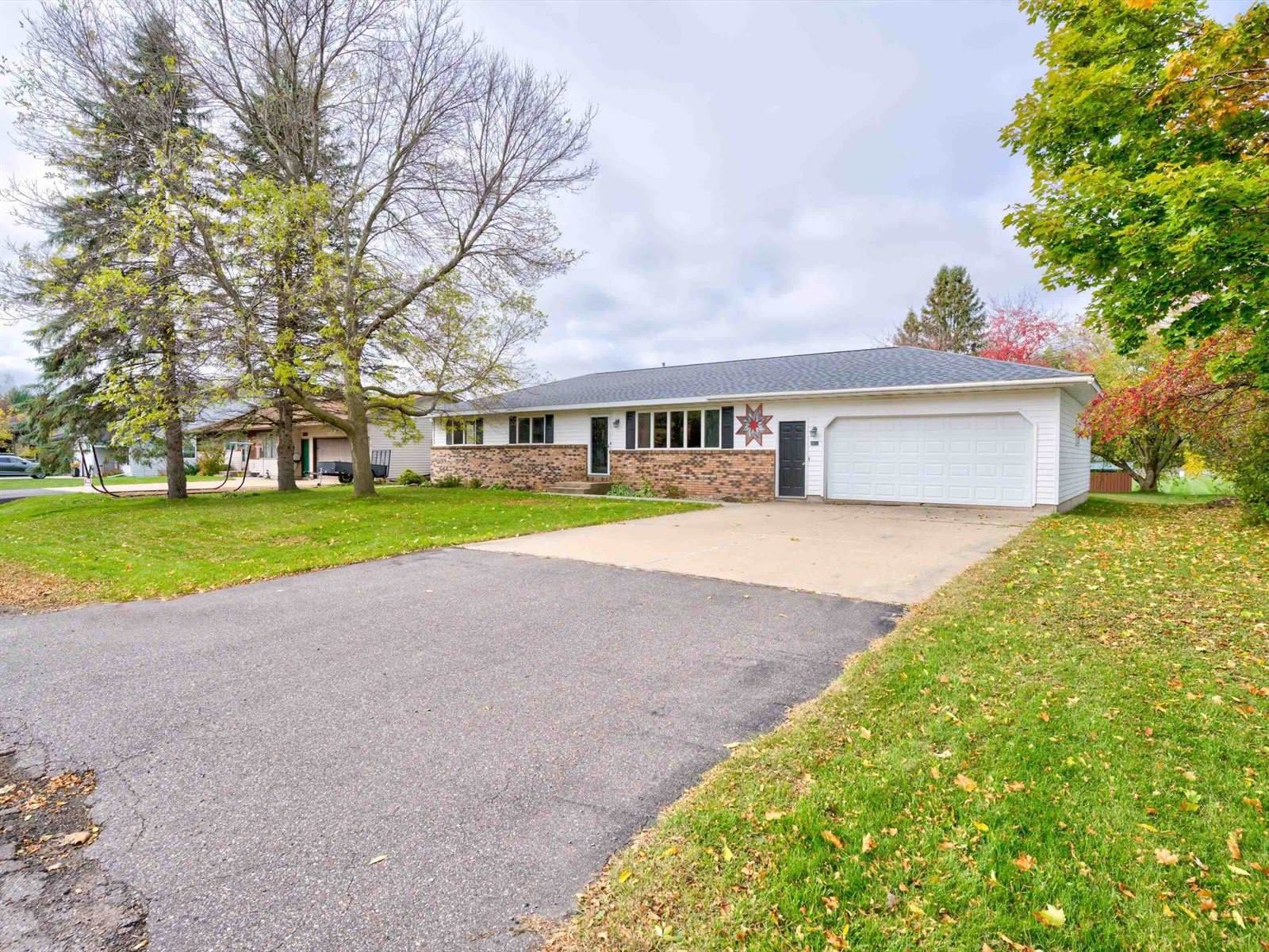 2612 S Felker Avenue, Marshfield, WI 54449