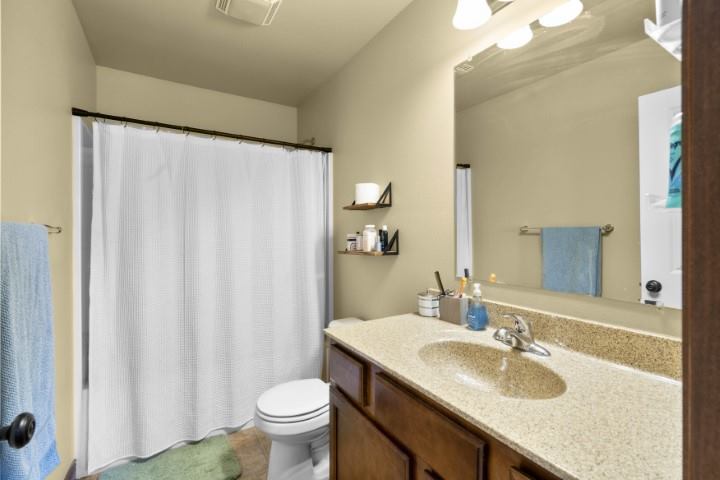 1440 Marilyn Dr, North Liberty, IA 52317