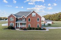 2784 Lake Cohoon Dr, Suffolk, VA 23434