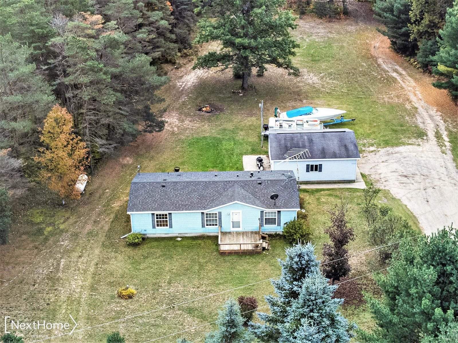 7889 W Emery Road, Houghton Lake, MI 48629