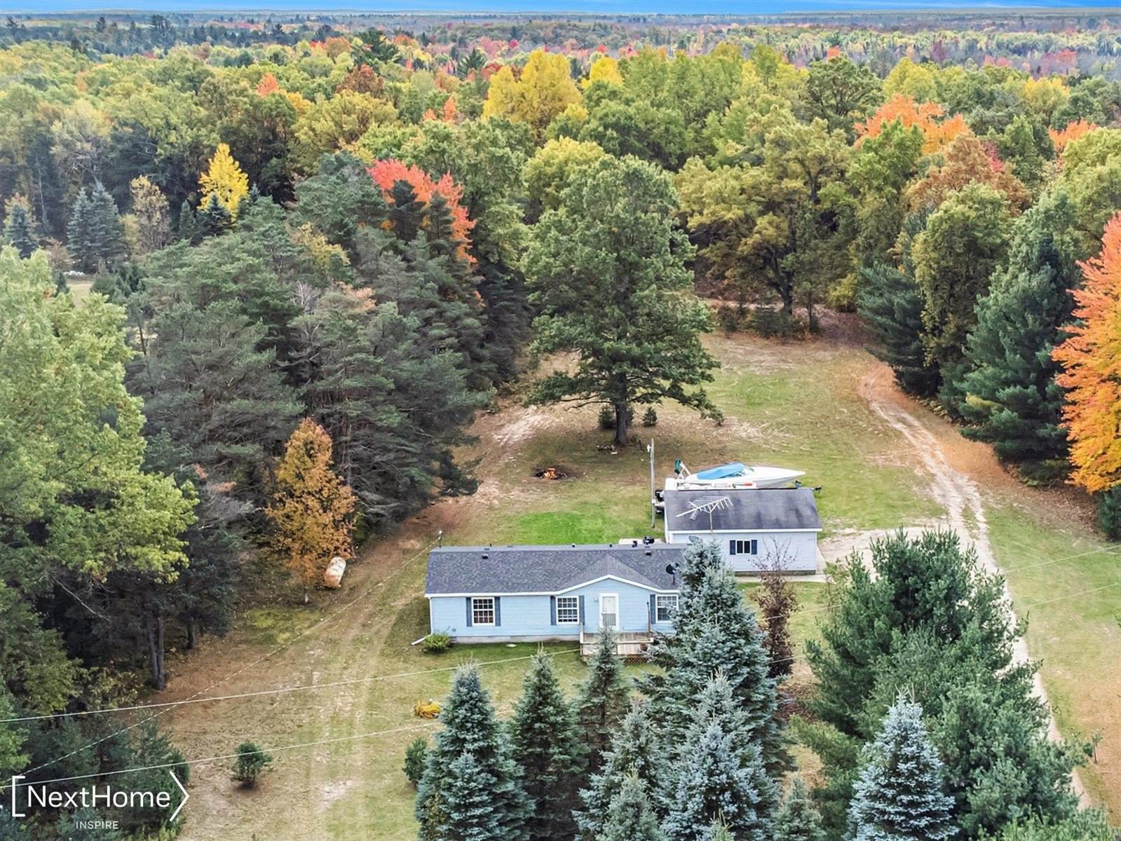 7889 W Emery Road, Houghton Lake, MI 48629