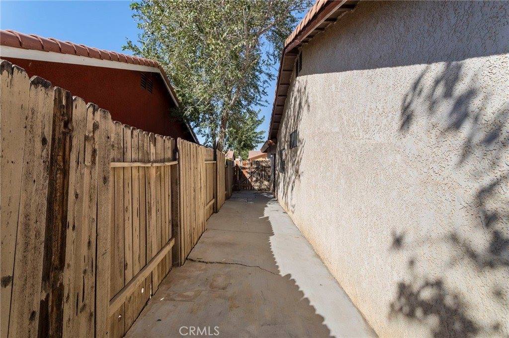 4560 Ridgewood Court, Palmdale, CA 93552