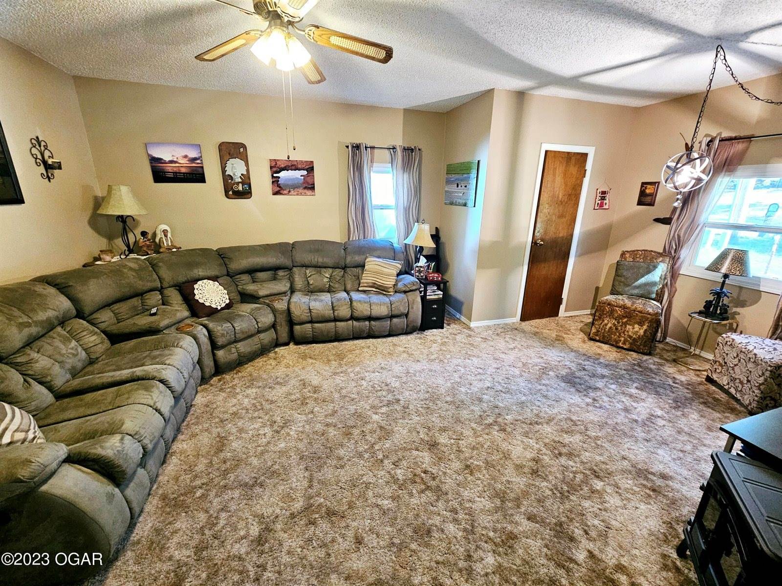 1609 Kingsbury Road, Neosho, MO 64850