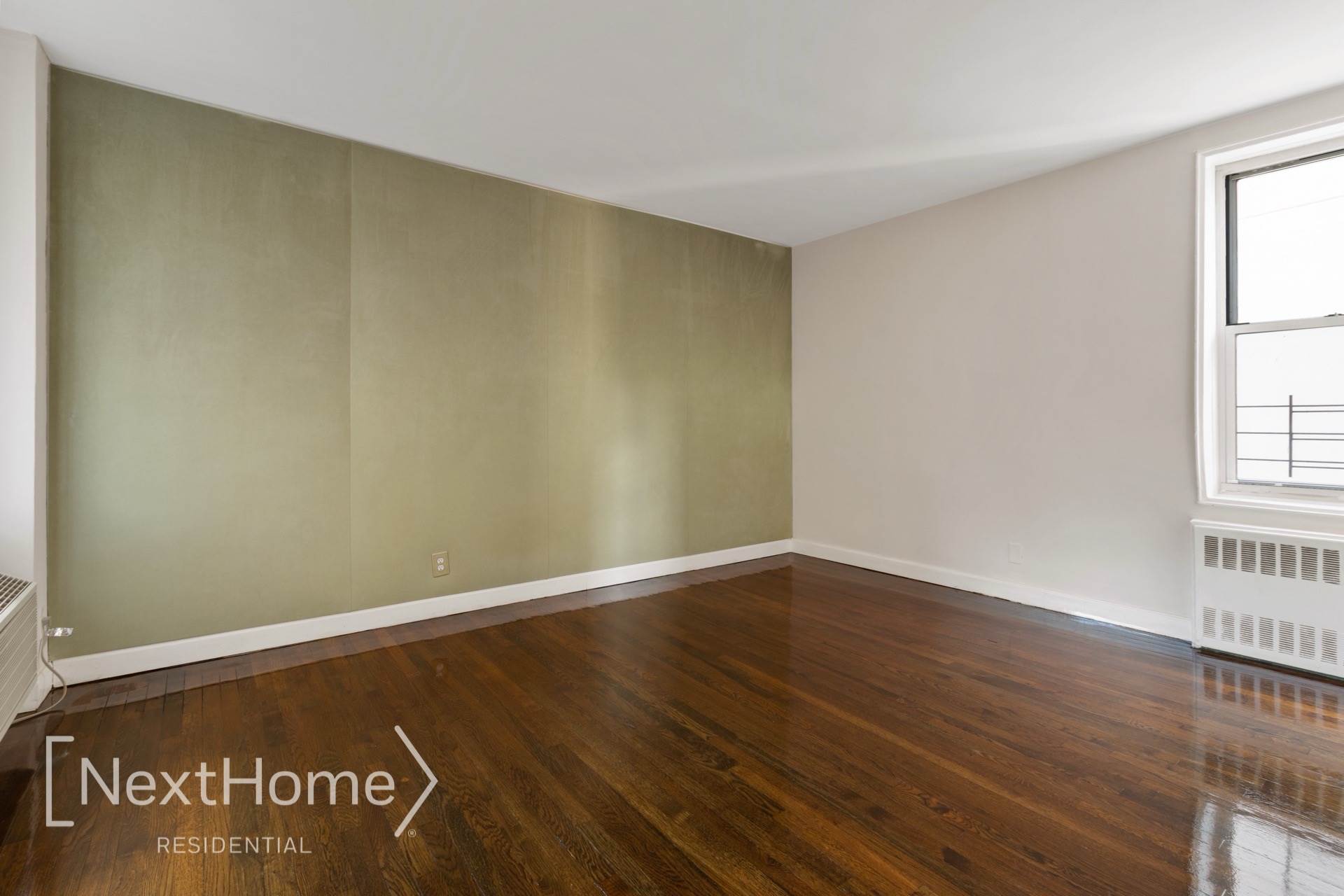 142-20 84th Drive, Briarwood, NY 11435