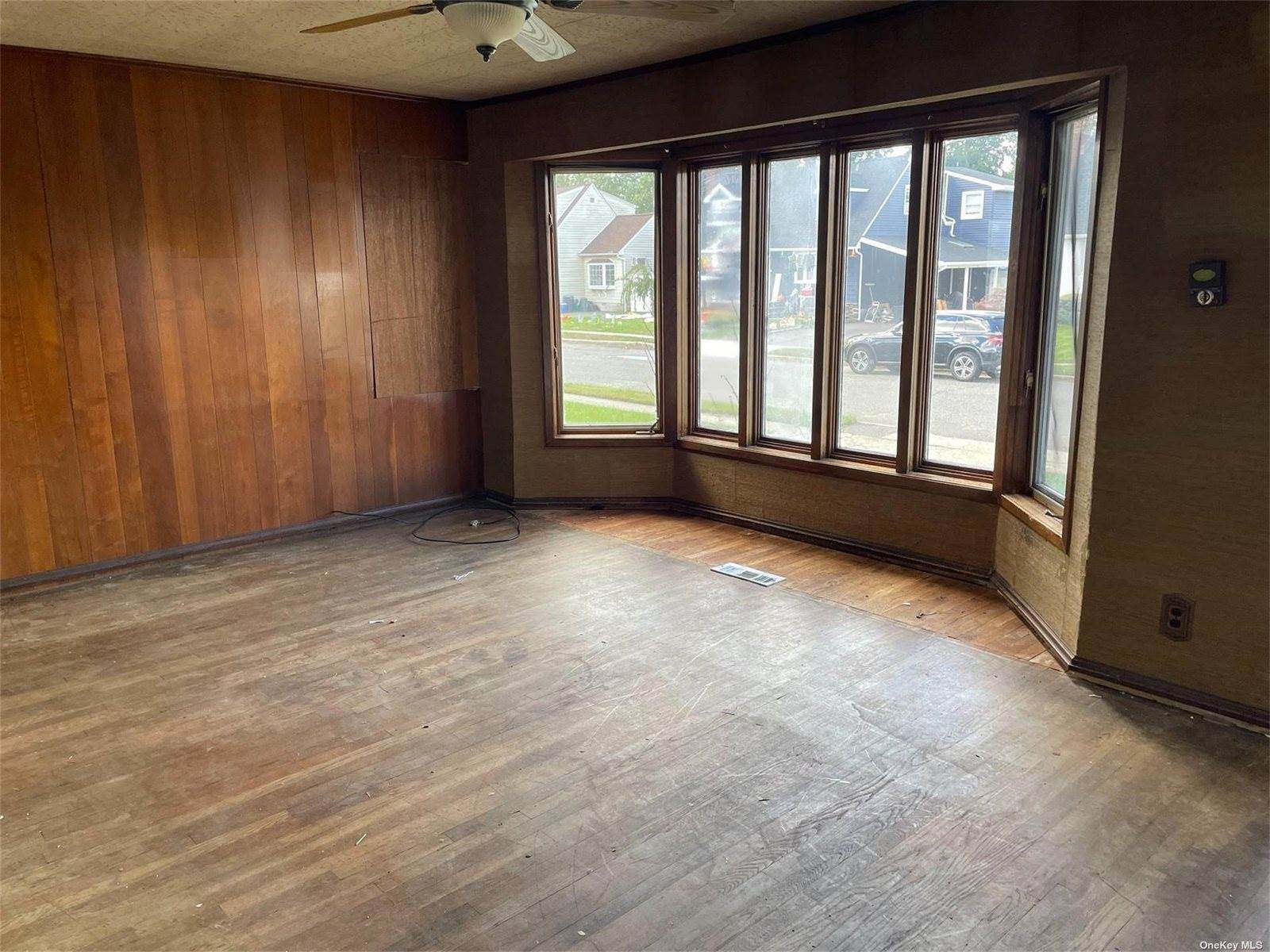 469 Kell Place, Seaford, NY 11783