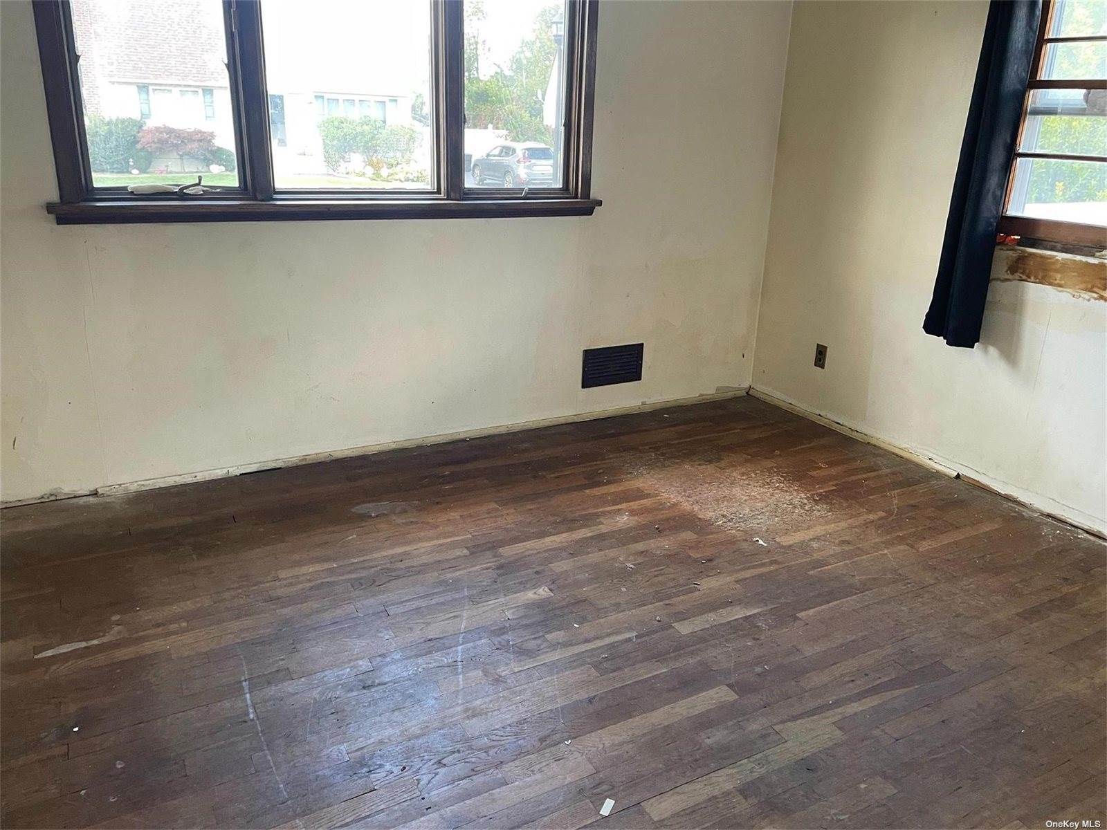 469 Kell Place, Seaford, NY 11783