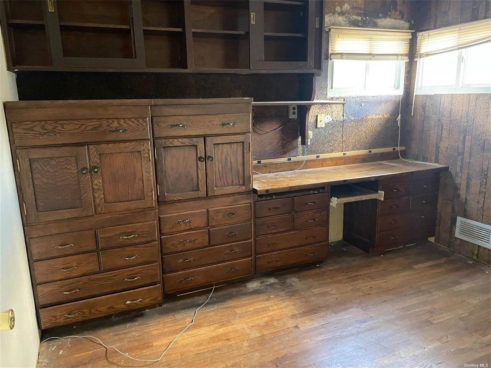 469 Kell Place, Seaford, NY 11783