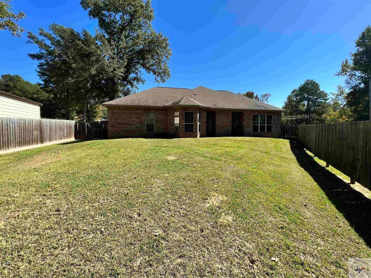 310 Cavite Place, Wake Village, TX 75501