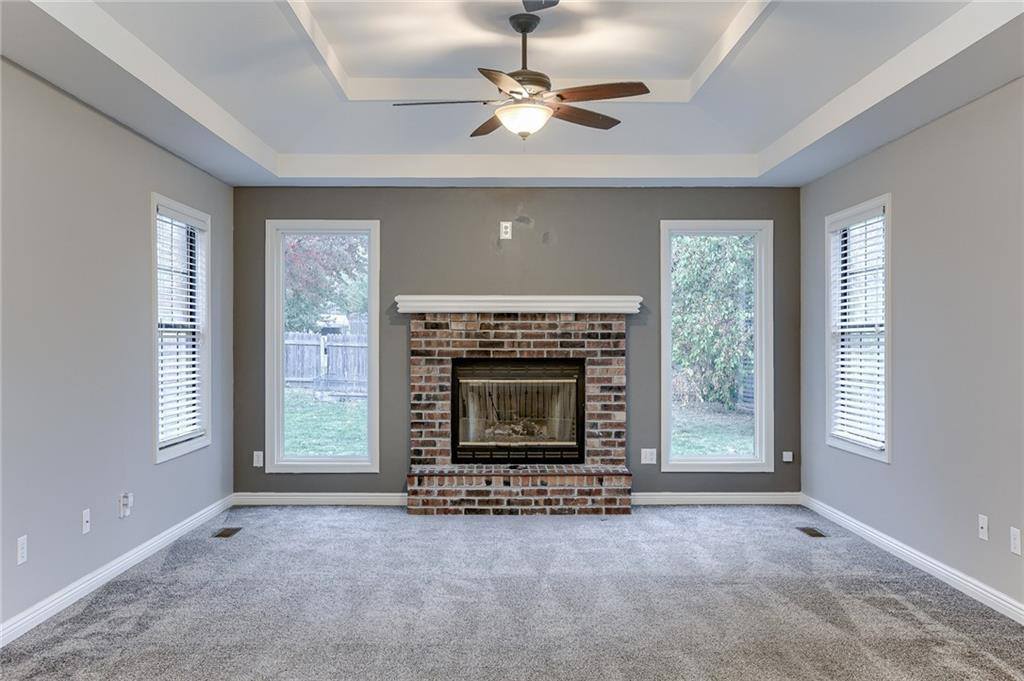 608 SE Pendleton Drive, Lee's Summit, MO 64063