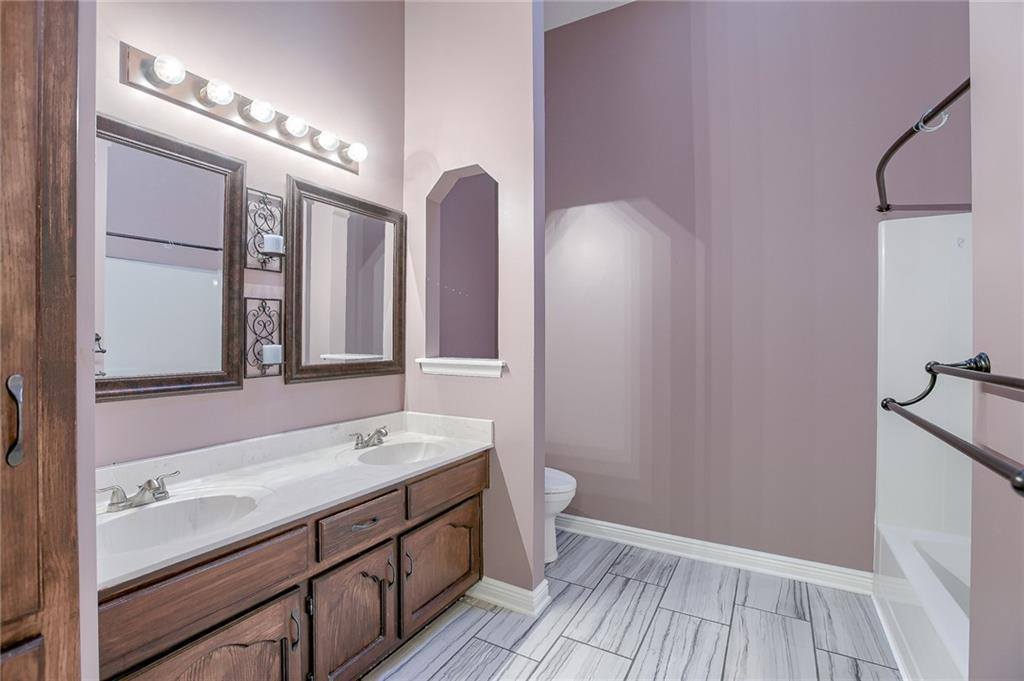 608 SE Pendleton Drive, Lee's Summit, MO 64063