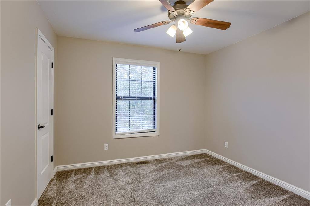 608 SE Pendleton Drive, Lee's Summit, MO 64063