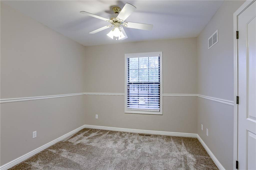 608 SE Pendleton Drive, Lee's Summit, MO 64063