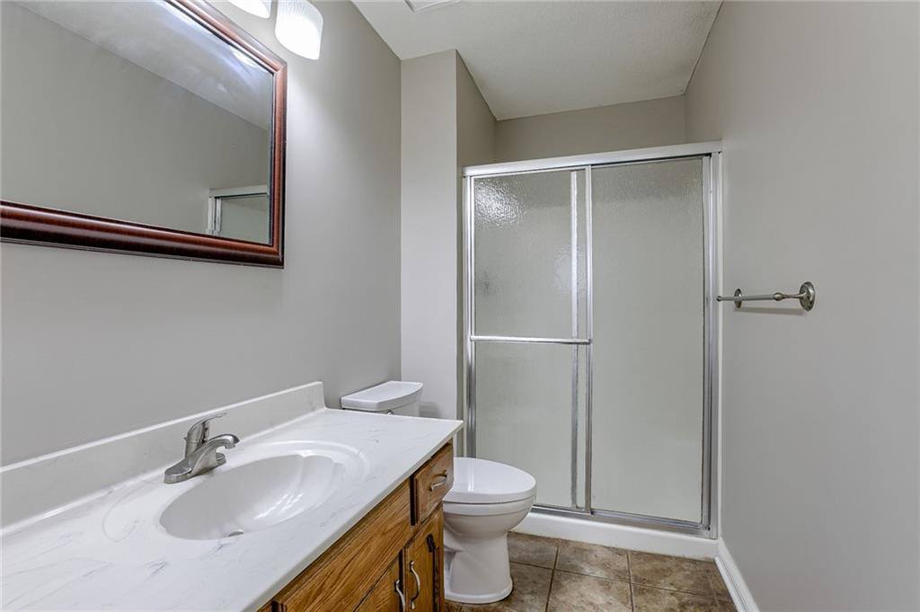 608 SE Pendleton Drive, Lee's Summit, MO 64063