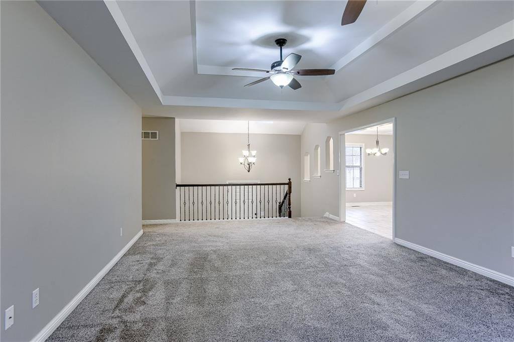 608 SE Pendleton Drive, Lee's Summit, MO 64063