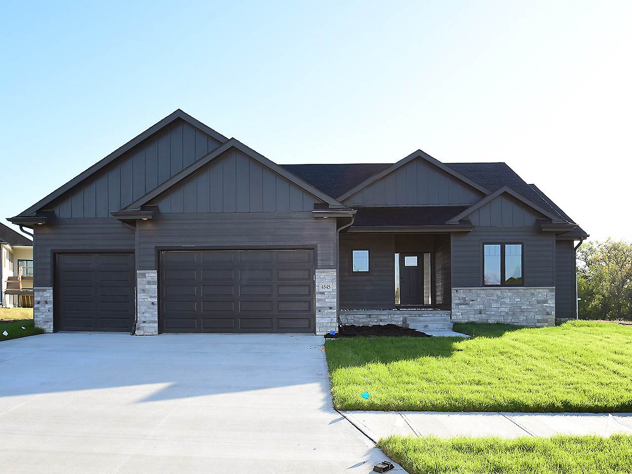 4545 S 203 Street, Elkhorn, NE 68022