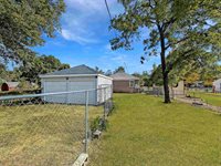 1827 S Glenn St, Wichita, KS 67213
