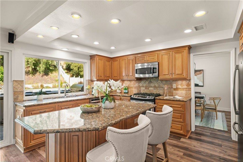 27049 Esward Drive, Calabasas, CA 91301