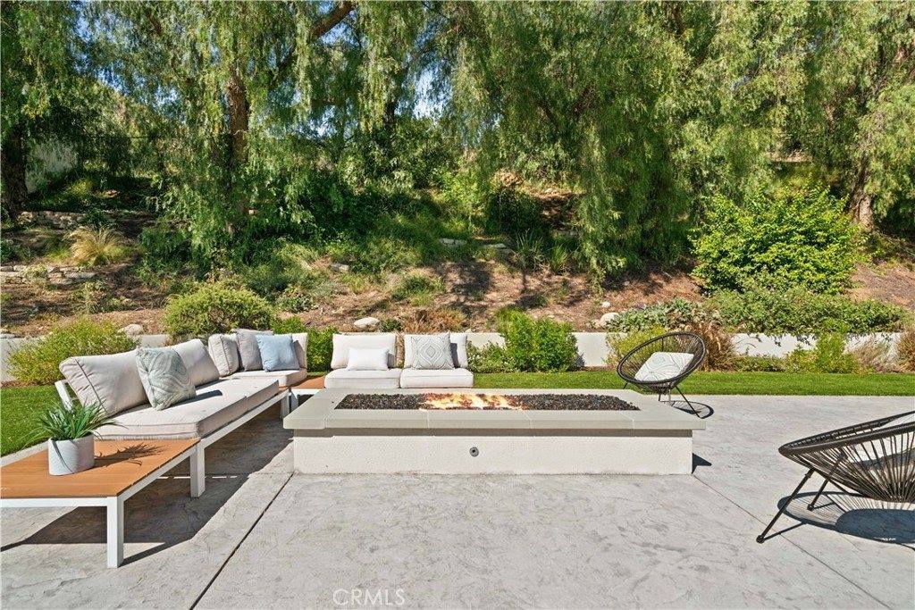 27049 Esward Drive, Calabasas, CA 91301
