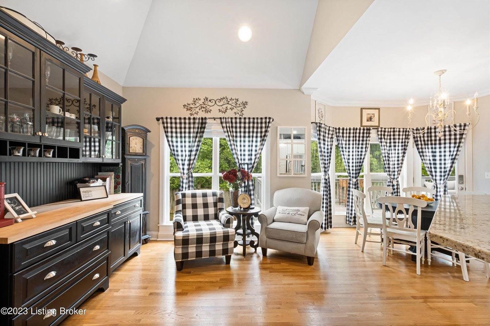 3516 Woodmont Park Ln, Louisville, KY 40245