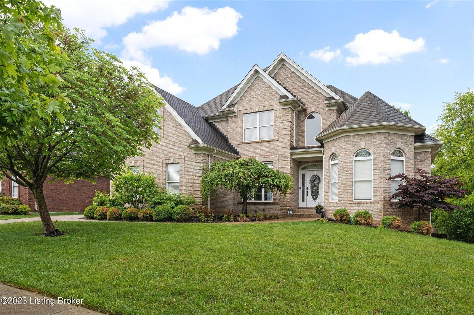 3516 Woodmont Park Ln, Louisville, KY 40245