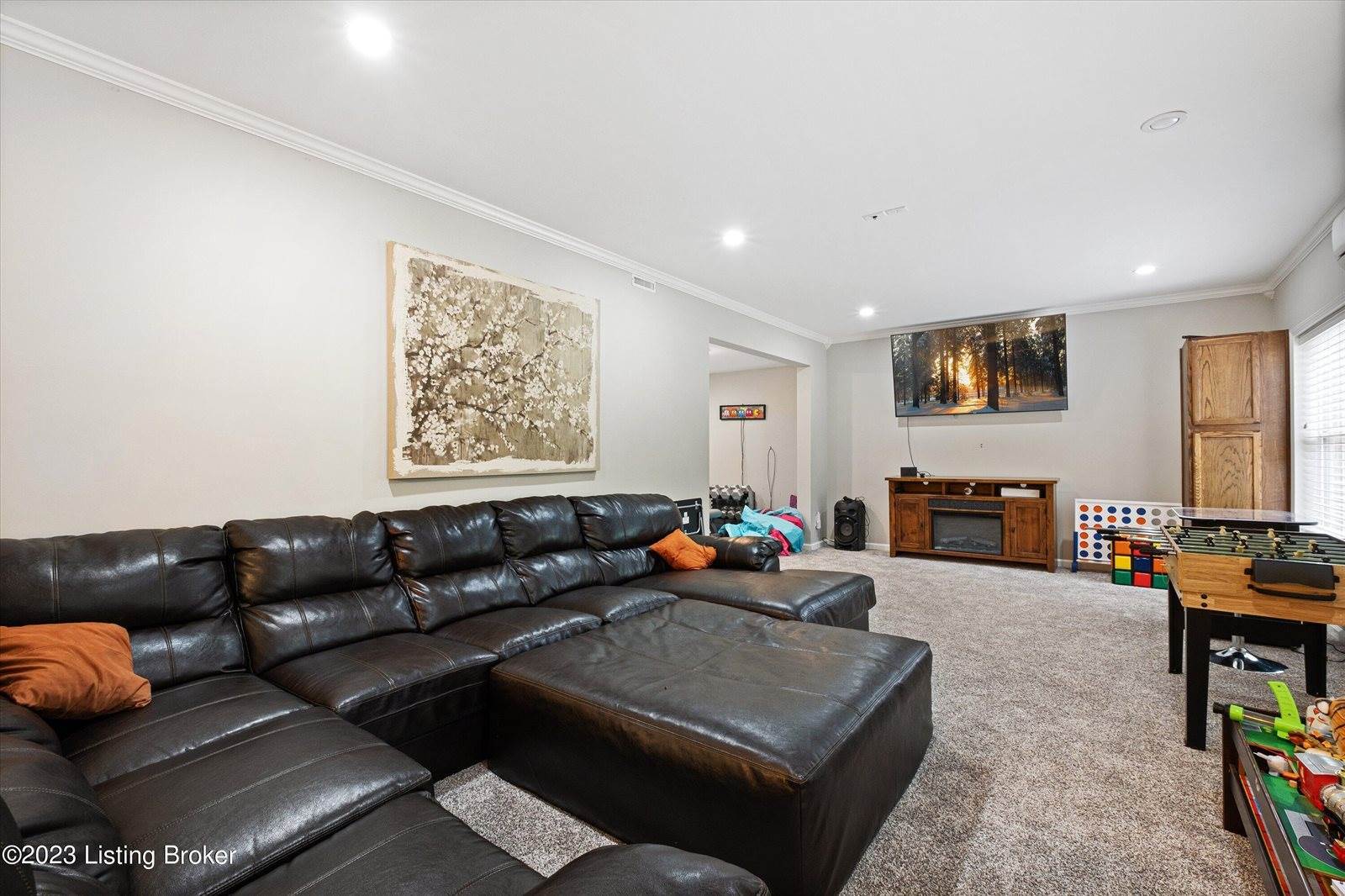 3516 Woodmont Park Ln, Louisville, KY 40245