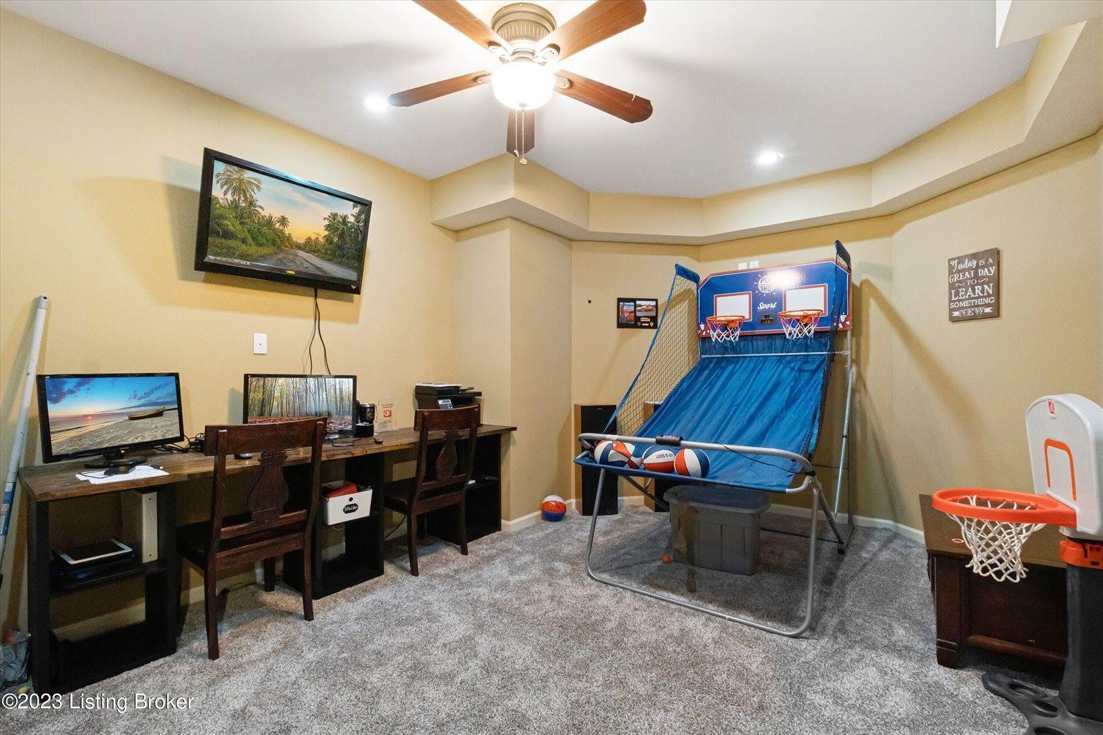 3516 Woodmont Park Ln, Louisville, KY 40245