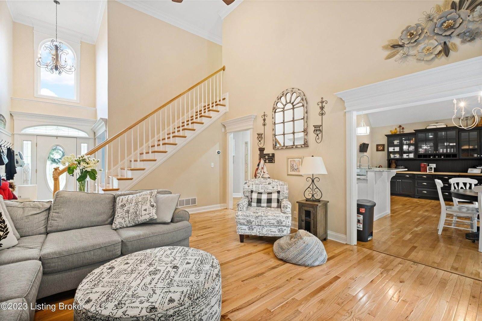 3516 Woodmont Park Ln, Louisville, KY 40245