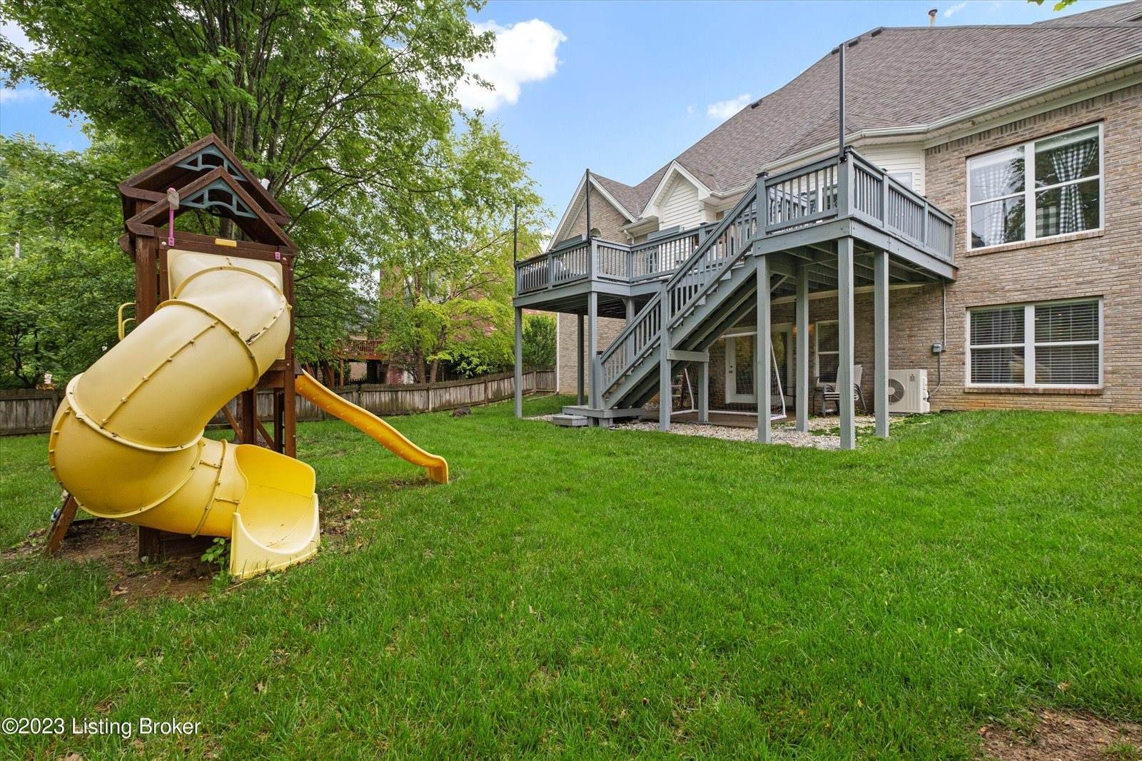 3516 Woodmont Park Ln, Louisville, KY 40245