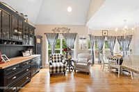 3516 Woodmont Park Ln, Louisville, KY 40245