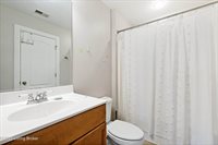 3516 Woodmont Park Ln, Louisville, KY 40245