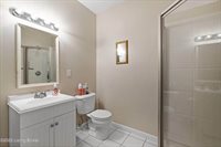 3516 Woodmont Park Ln, Louisville, KY 40245