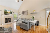3516 Woodmont Park Ln, Louisville, KY 40245